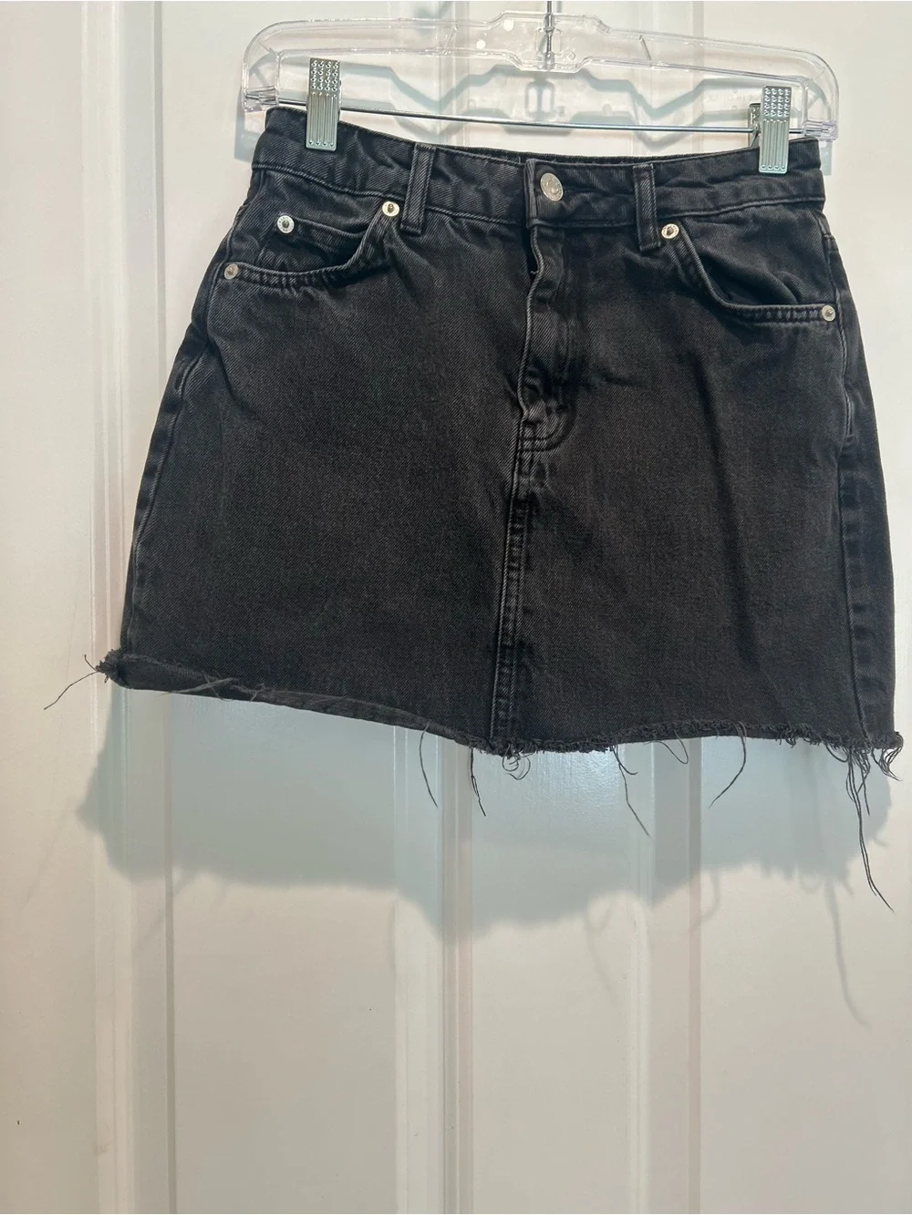 Topshop Moto Black Denim Mini Skirt Raw Hem High Rise  size 2 Women’s